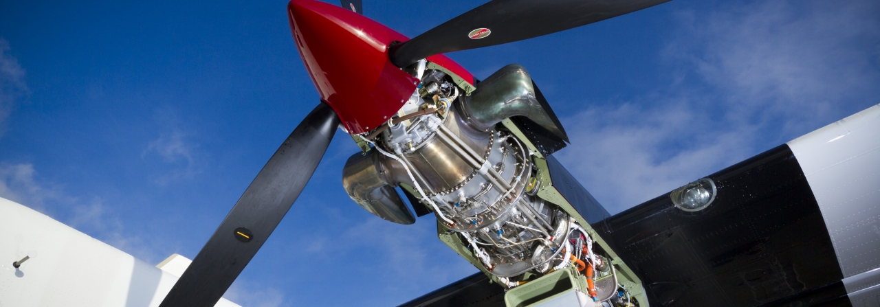 PT6 turboprop engine and propeller with the cowling opened